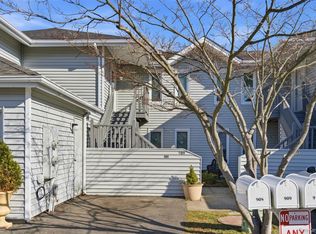 909 Fenway Rd, Saint James, NY 11780