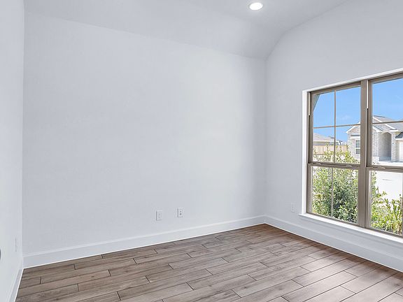 5th image of 11126 Midland Hawthorn Pl