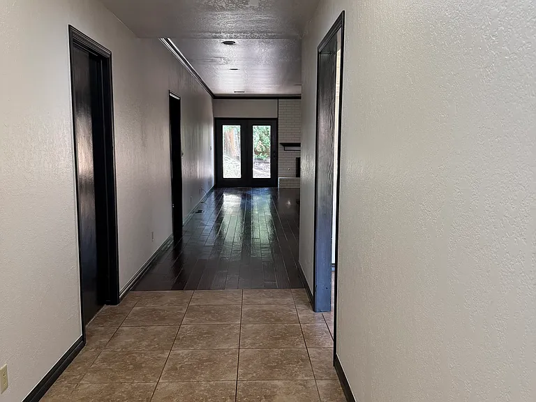 3922 Westminster Dr — Photo 8