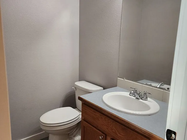 1416 S Skyline Dr — Photo 6
