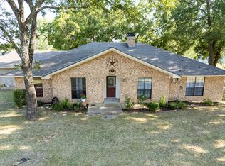 502 County Road 2610, Bonham, TX 75418