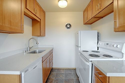 Dolores Manor (1 bedroom)