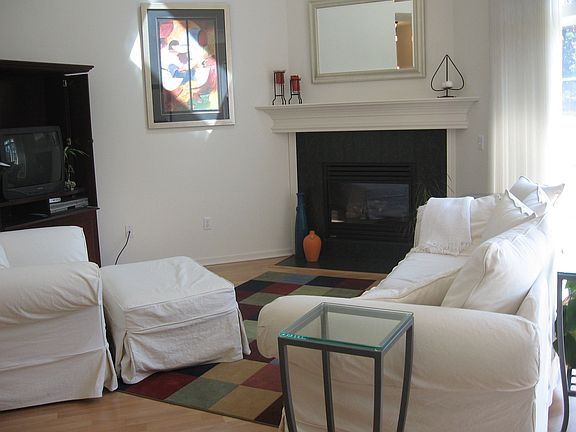 Great Room w/ Vaulted Ceiling