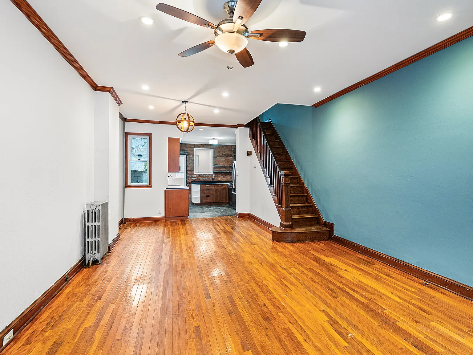 3 bed, 1.5 bath, 1140 sqft, $1,850 — Photo 1