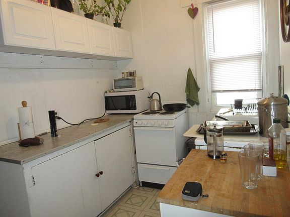 4th image of 1033 E University Ave APT 1
