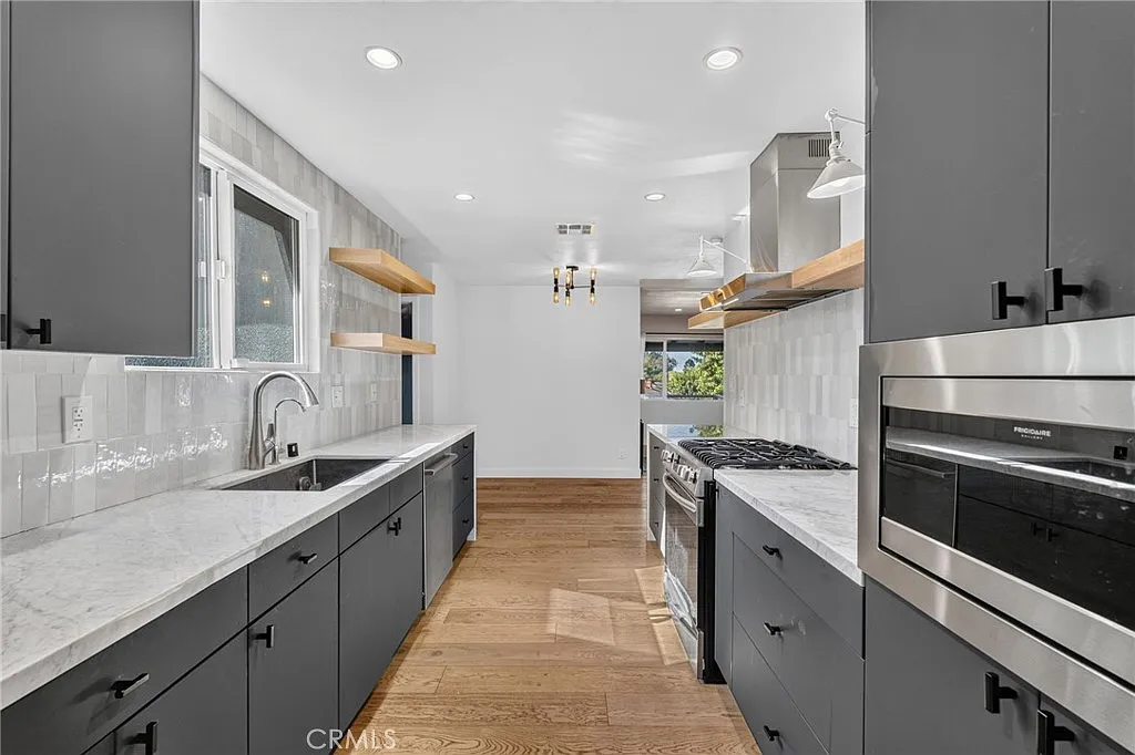 4 bed, 1485 sqft, $5,975 — Photo 4