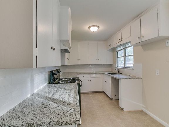 4th image of 419 N Burnett Dr