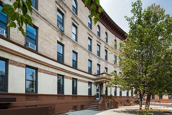 Rented by aptsandlofts.com | media 50