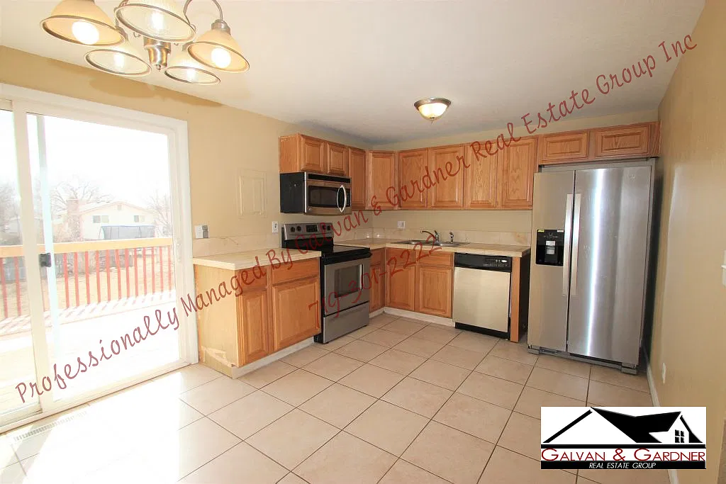 4 bed, 1686 sqft, $2,100 — Photo 2
