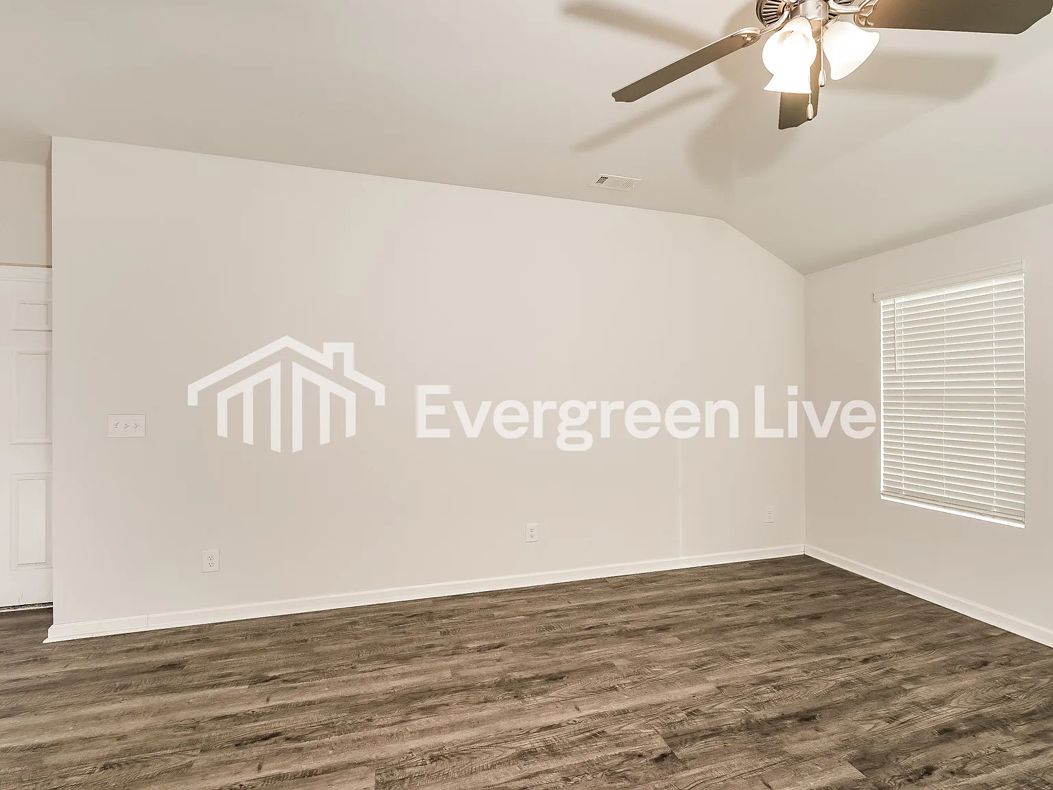 3 bed, 2.0 bath, 1355 sqft, $1,495 — Photo 4