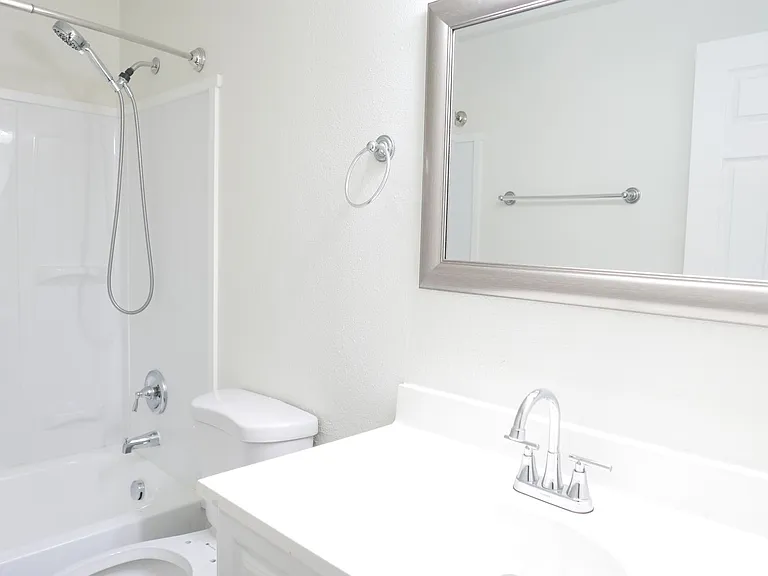 Westwood Apartments ** On-site Laundry Facilities, Off-Street Parking & Private Patio or Balcony — Photo 65