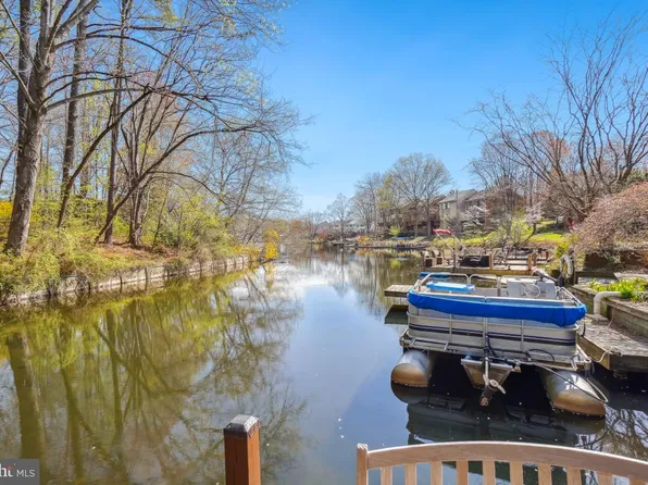 2006 Turtle Pond Dr, Reston, VA 20191