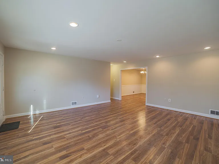 2090 Jason Ct — Photo 9