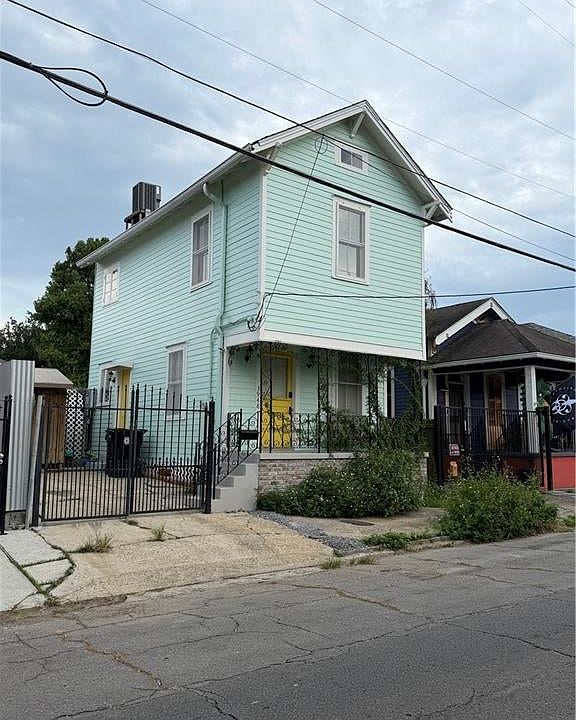 1st image of 3948 Constance St