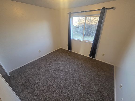 4th image of 24 Jaxson Dr