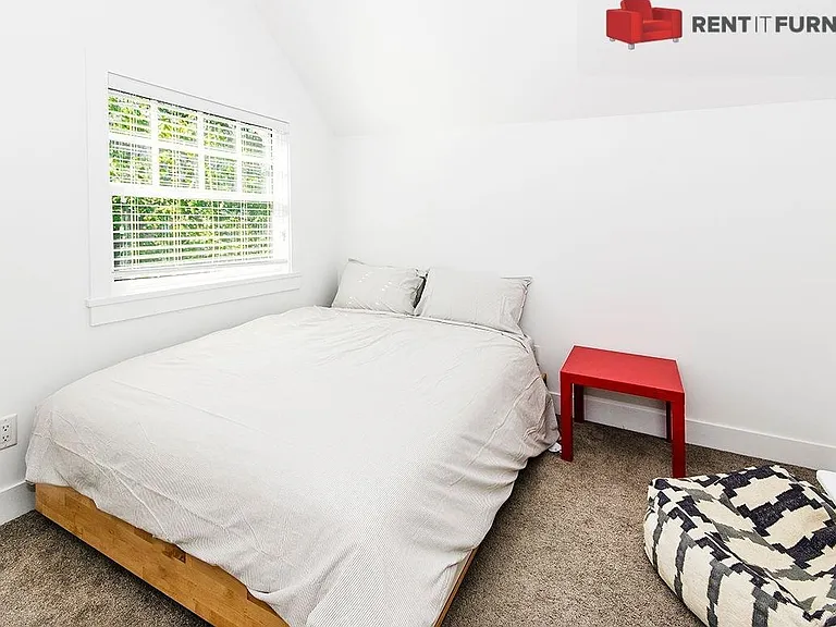 930 W 15th Ave — Photo 15