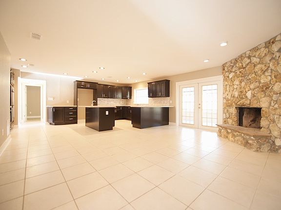 3rd image of 1025 Palos Verde Dr