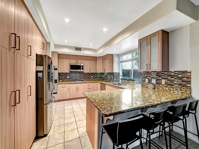 19316 Lavi Ct — Photo 41