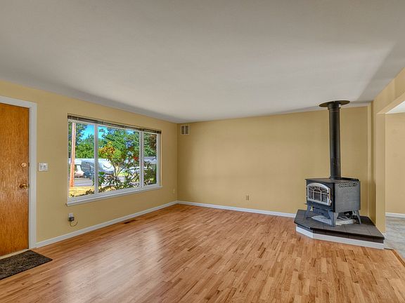 3rd image of 27038 14th Ave S