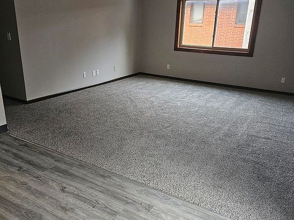 4th image of 5012 Ingersoll Ave #302
