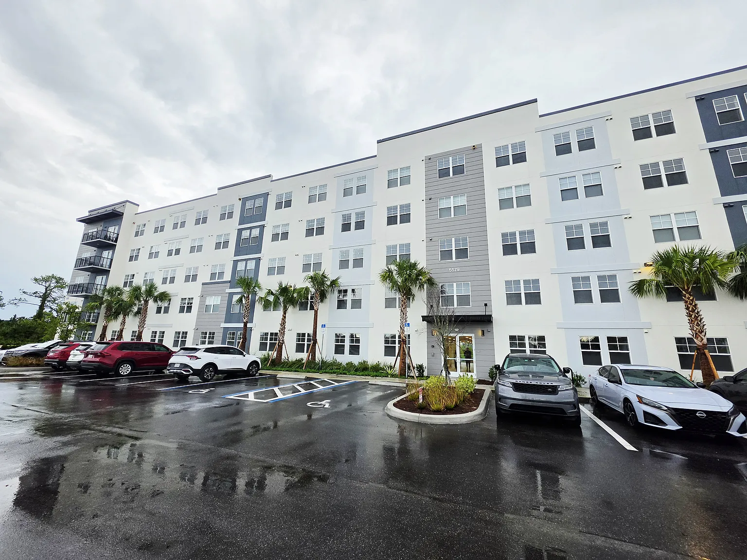 1 bed, 850 sqft, $1,550 — Photo 1