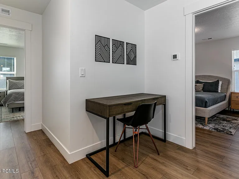 6885 Woods Rose Dr — Photo 21