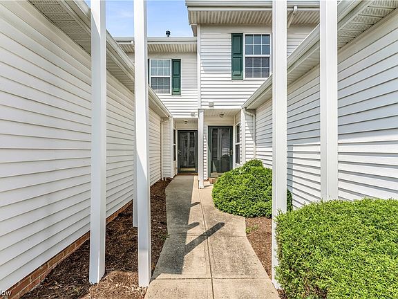 2nd image of 15738 Foxglove Ln