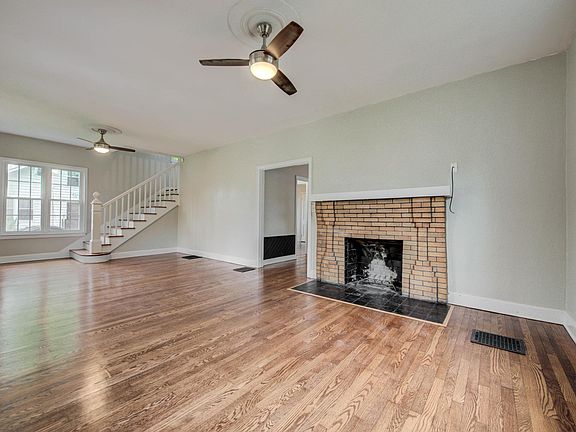 5th image of 216 Oakland St