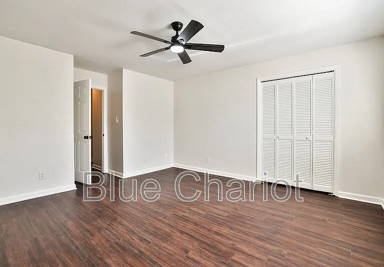 1000 Fargo St #E3 — Photo 24