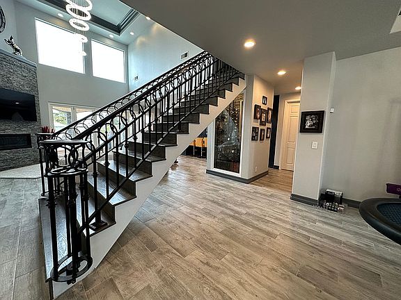 Custom floating staircase