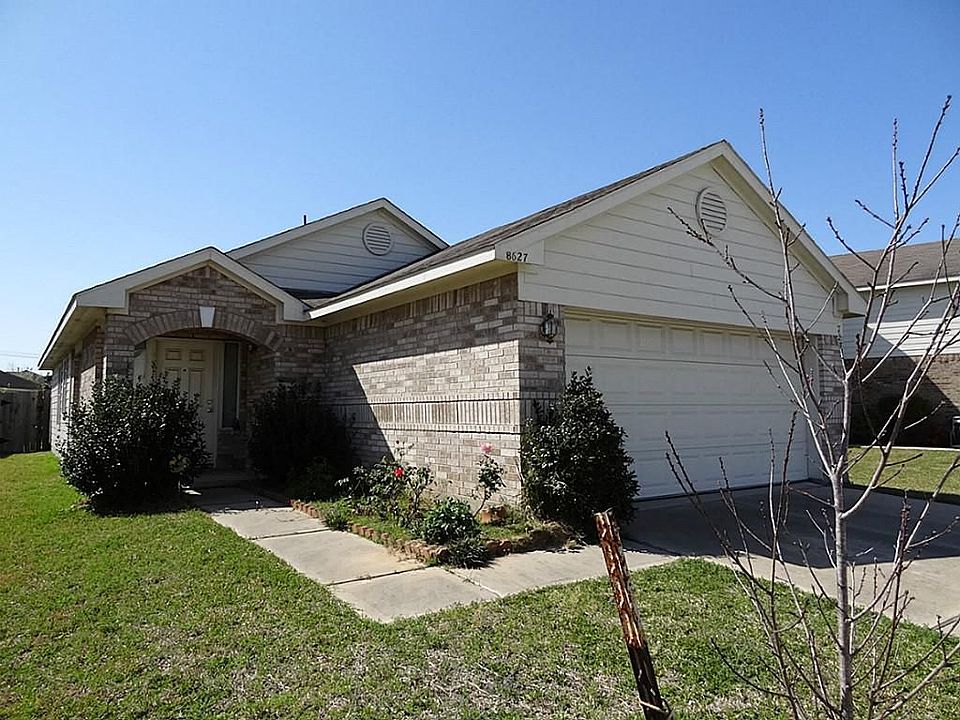 1st image of 8627 Tartan Walk Ln
