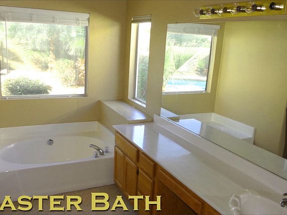 4th image of 840 N Albert Dr
