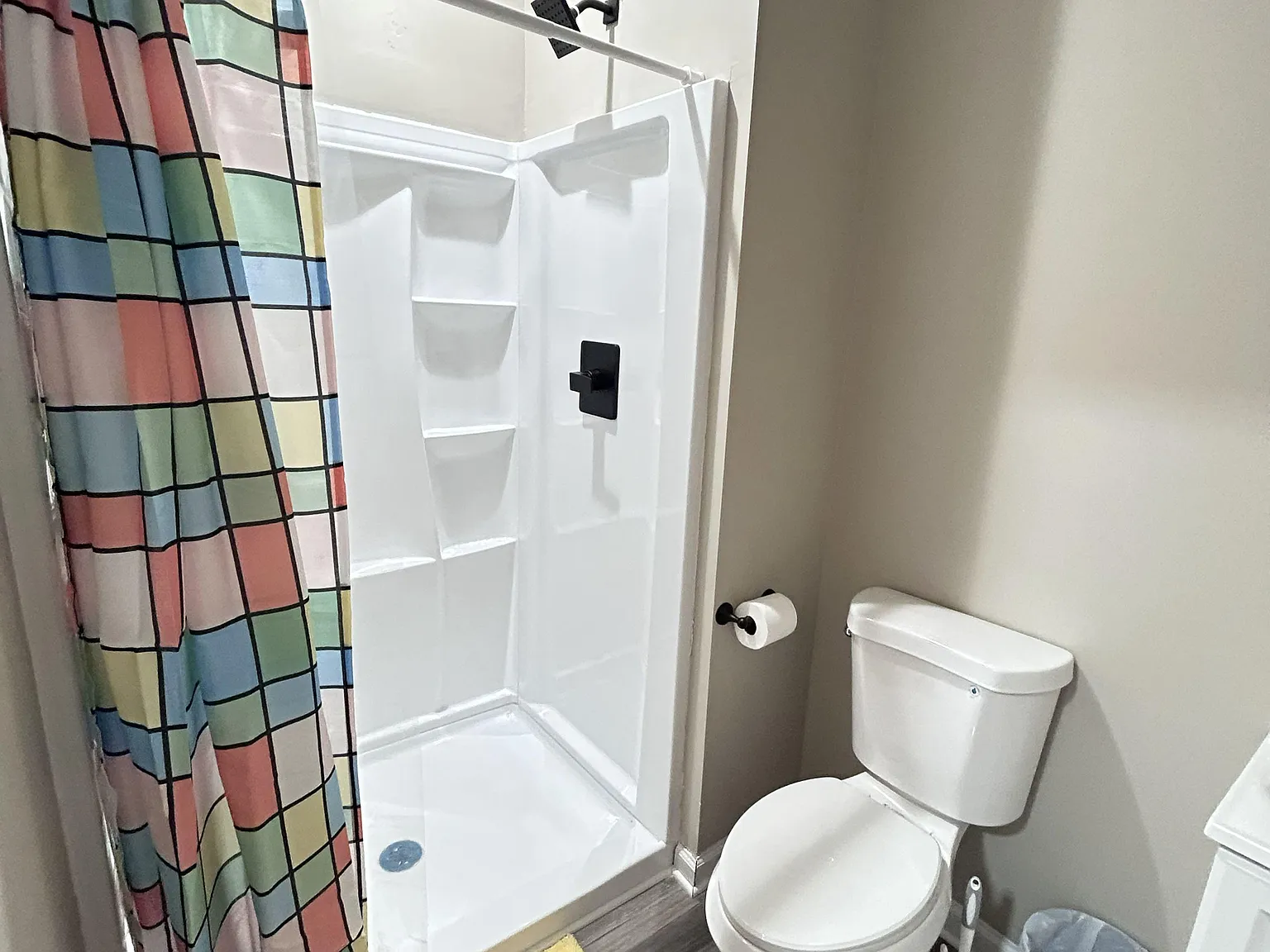 4 bed, 7.0 bath, 2000 sqft, $1,209 — Photo 3