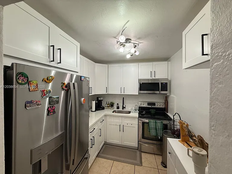 1275 W 35th St #32B — Photo 5