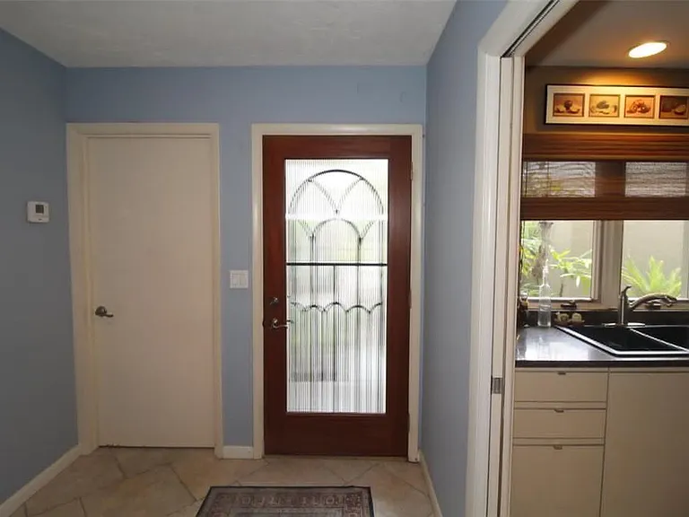 4532 Ascot Cir N — Photo 5