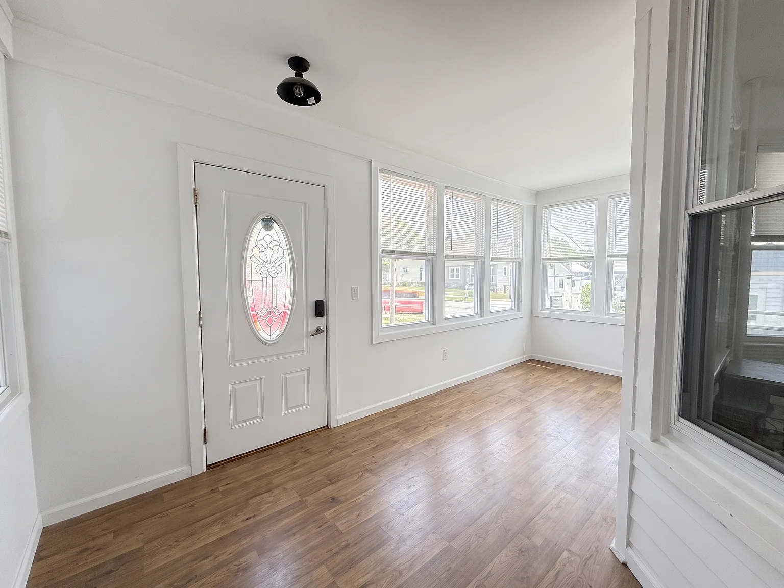 3 bed, $4,000 — Photo 4