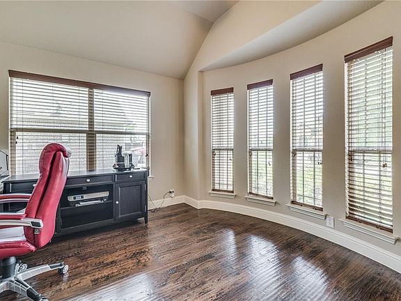 5th image of 4321 Poppy Dr