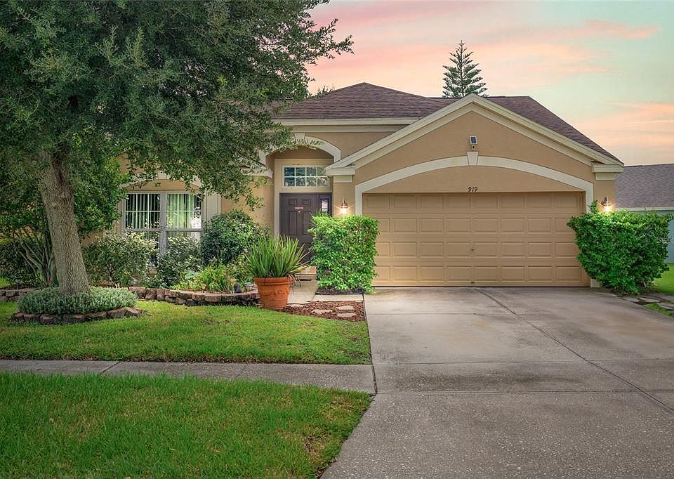 1st image of 919 Summer Breeze Dr