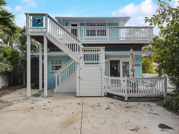 104 29th St #3, Holmes Beach, FL 34217