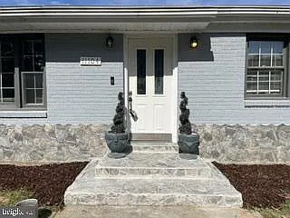 3 bed, 2.0 bath, 1825 sqft, $3,500 — Photo 1