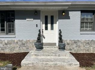 11104 Beach Mill Rd, Great Falls, VA 22066
