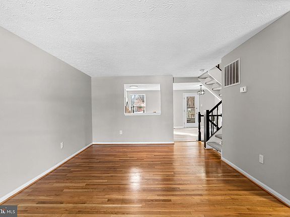 4th image of 504 White Surf Dr