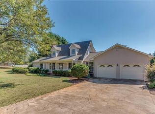 199 S Quail Ln, Forest City, NC 28043
