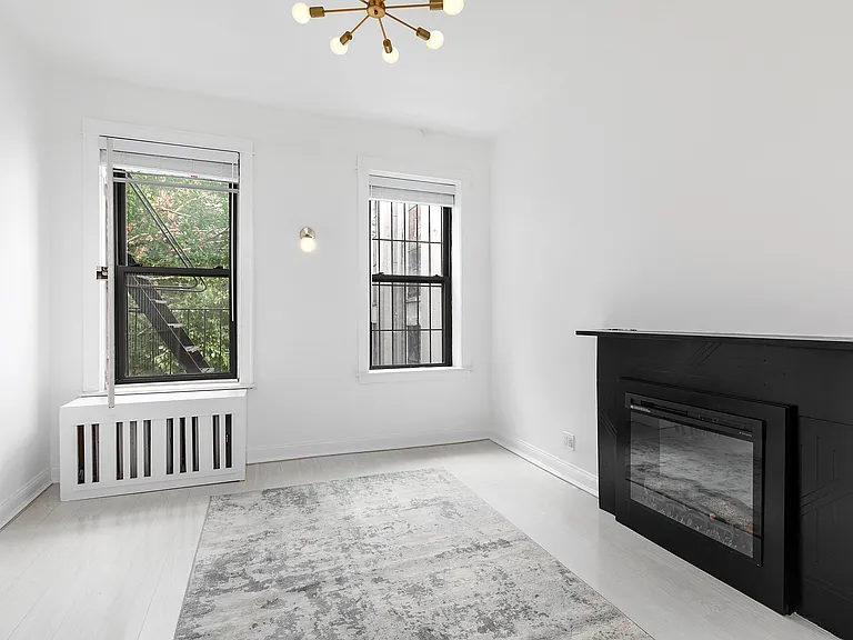 41 Perry St #3-B — Photo 2