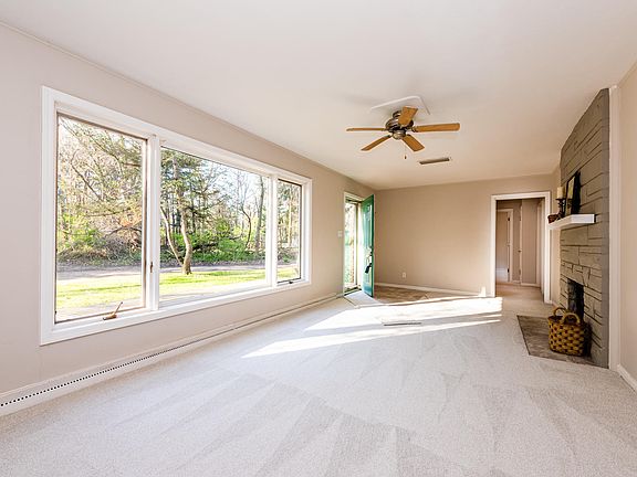 5th image of 2805 Lakeshore Dr