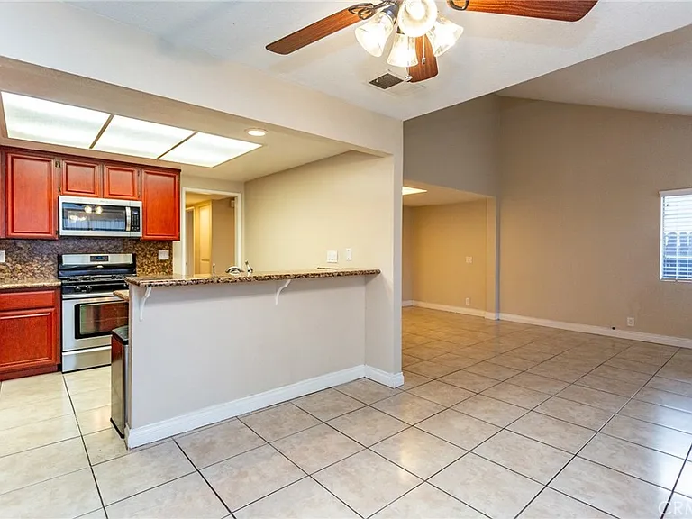 1653 Toyon Pl — Photo 7