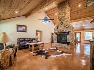34 Whispering Pne, Huntsville, TX 77320