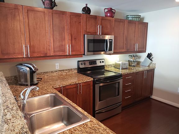 5th image of 206 Park Blvd Penthouse 8