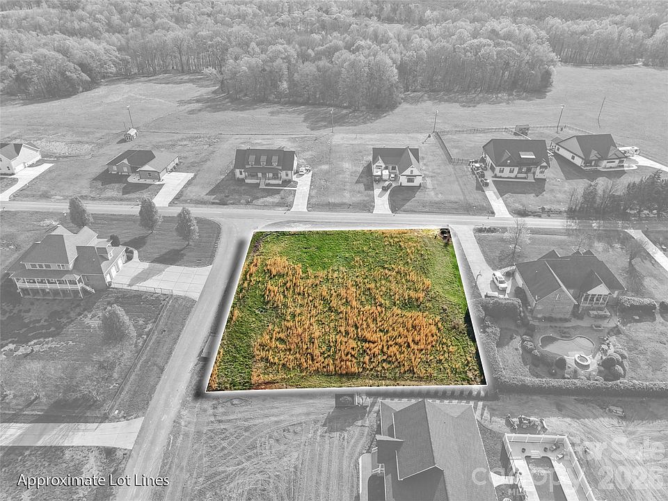 1st image of 528 New Salem Rd