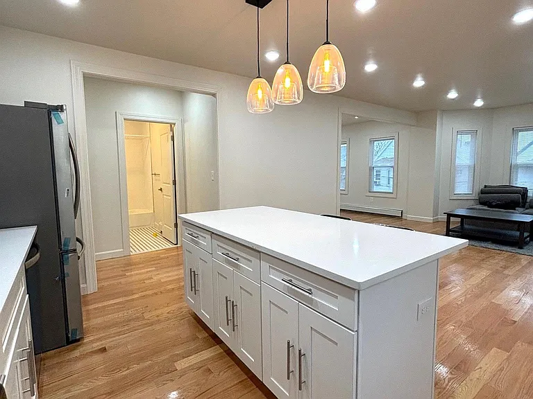 9 Bartlett St #2 — Photo 1
